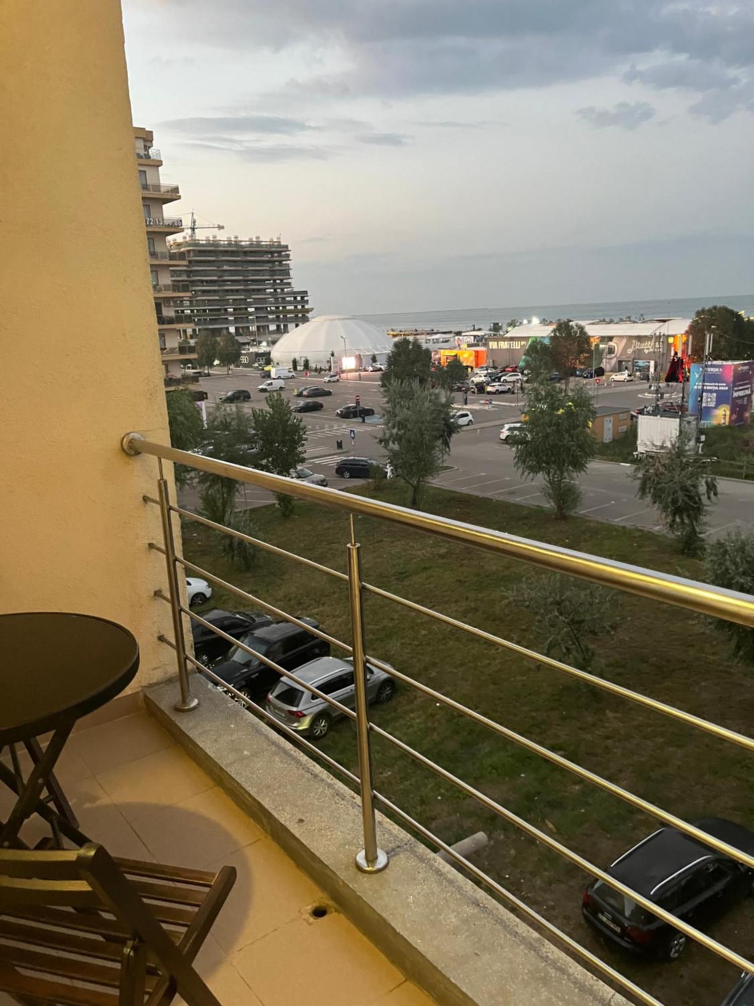 Ferienwohnung Apart Miren Summerland Mamaia Exterior foto